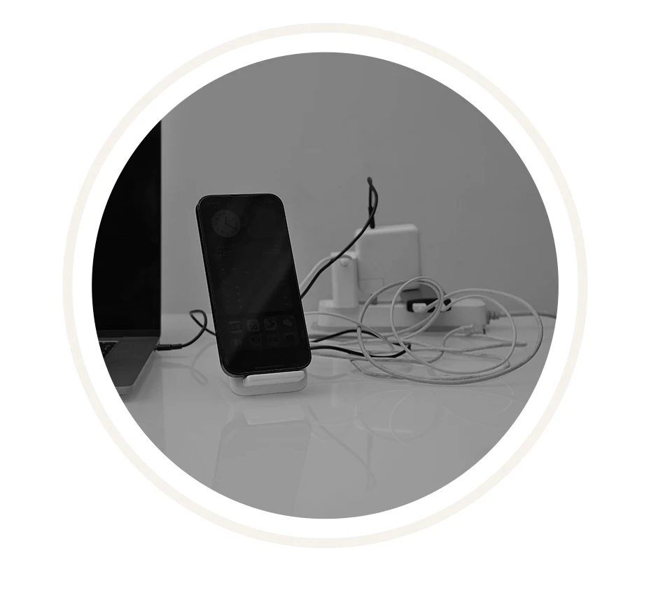 [Limited Stock Clearance]Baseus Qi2 15W Wireless Charger Fast Charger Charging Station For iPhone 16 15 14 13 12 Pro Max Samsung